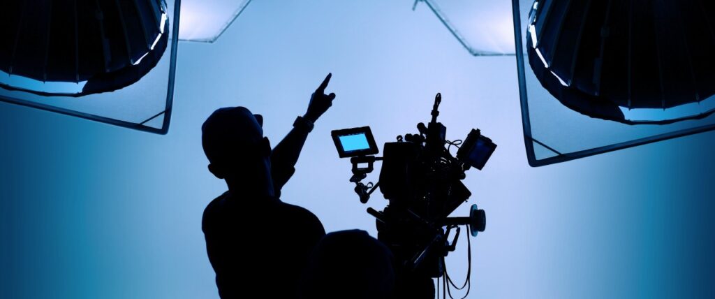 Regista che da indicazioni durante la realizzazione di uno spot pubblicitario